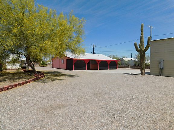 2nd image of 475 N Roadrunner Ave