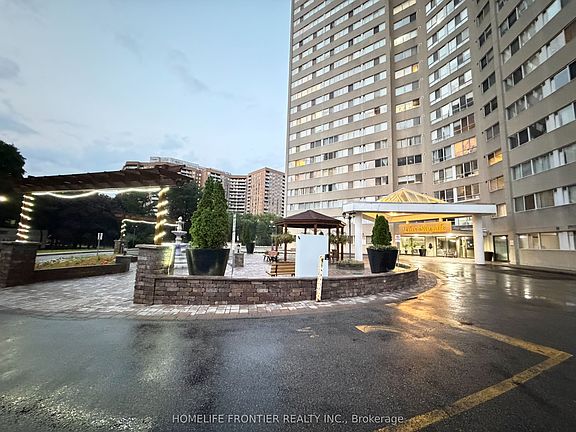 2nd image of 3695 Kaneff Cres Space H7