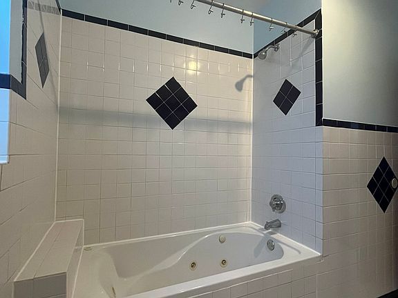 3rd image of 7139 S Rockwell St APT 1F