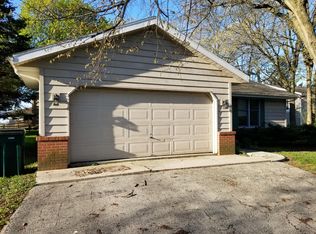 39237 92nd Pl, Genoa City, WI 53128