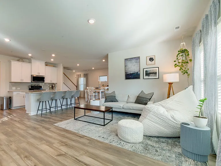 4009 Woodland View Dr — Photo 25