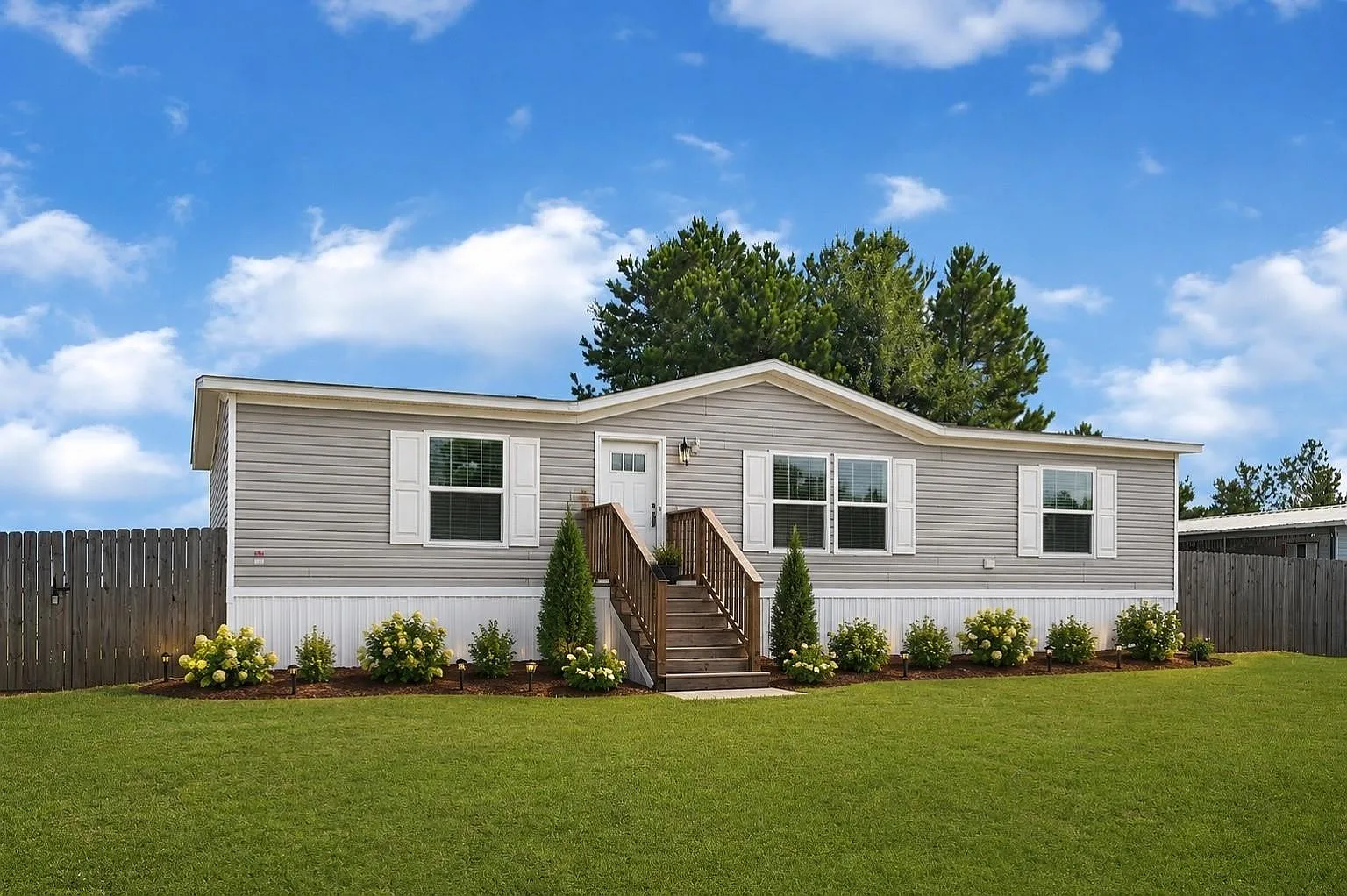3 bed, 2.0 bath, 1344 sqft, $1,290 — Photo 1