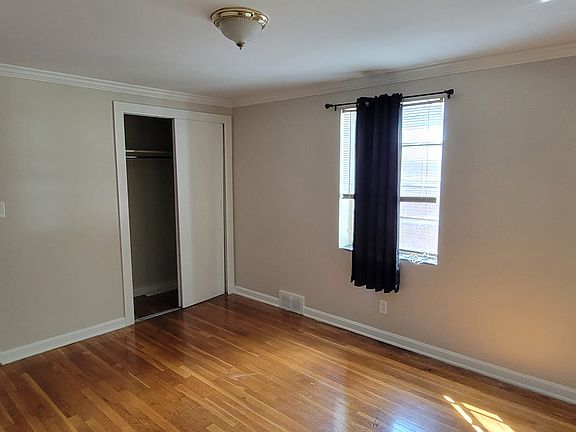 5th image of 31 N Pershing Ave APT 4