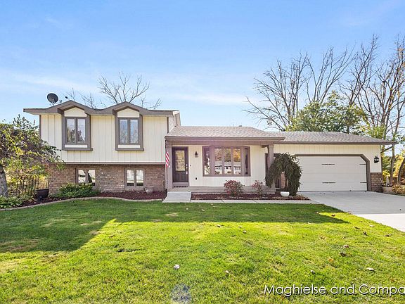 2nd image of 3808 Crowfoot Dr SW