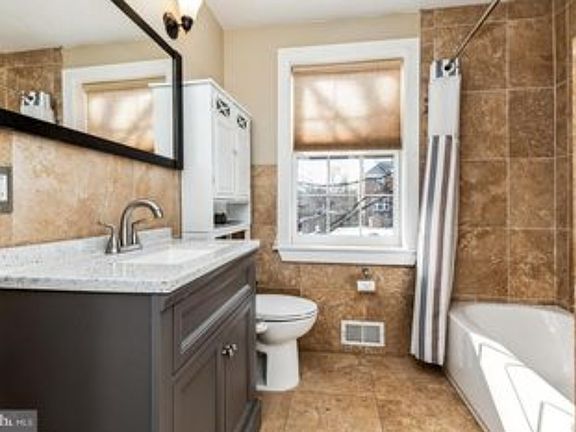 5th image of 148 Regester Ave