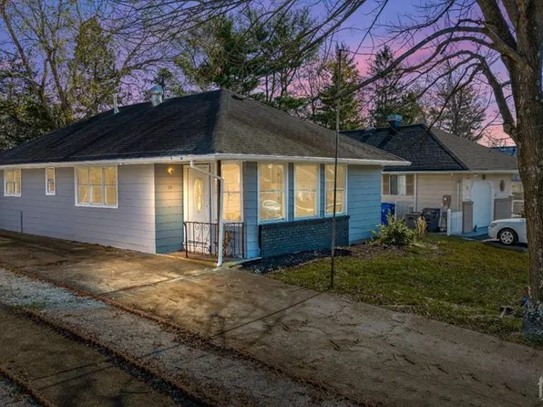 35 Mount Katadin Dr, Toms River, NJ 08753