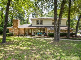 801 Brook Hollow Dr, Conroe, TX 77385