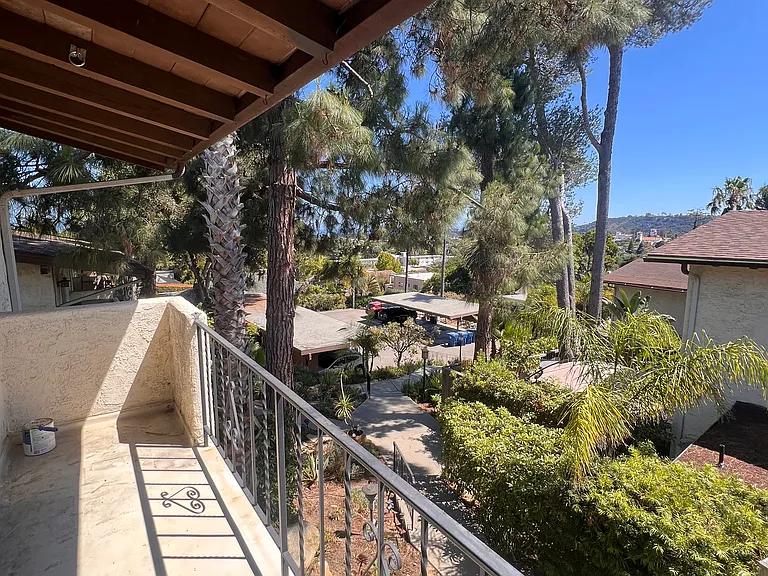 715 Colina Ln #B — Photo 11
