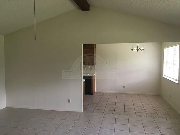 4th image of 1800 Hooper St