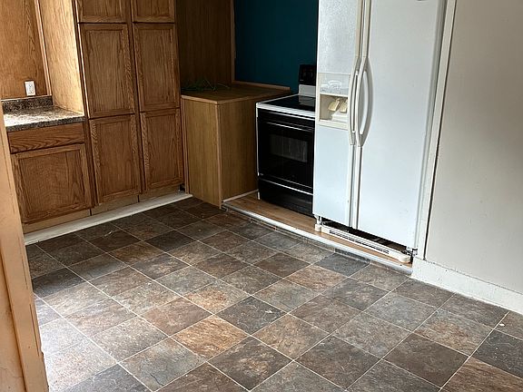 4th image of 218 1st St S APT 1