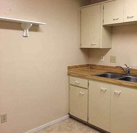 5th image of 6001 Laketree Ln APT G
