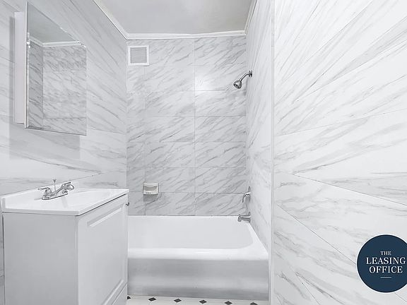 4th image of 325 W 4th St APT 2R