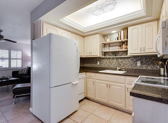2nd image of 624 SE 13th St APT 3