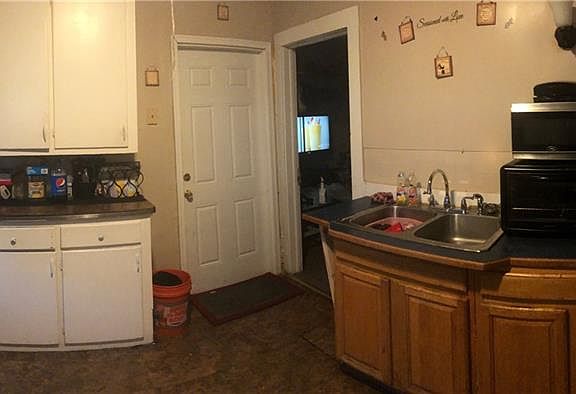 3rd image of 26 Parkridge Ave