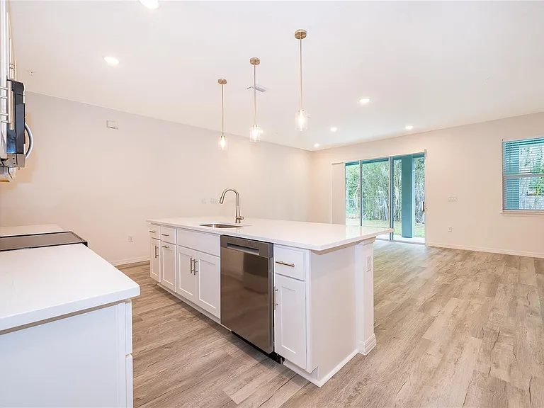 5261 Luisa Ct — Photo 11