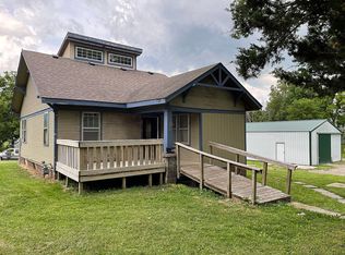 506 N High St, Stanberry, MO 64489