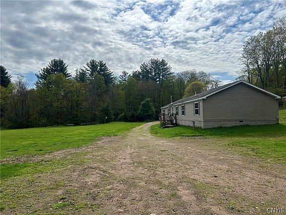 5th image of 7 Beach Rd
