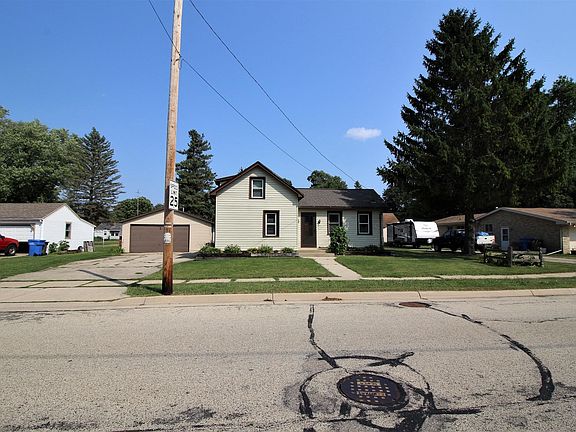 2nd image of 1411 River Dr
