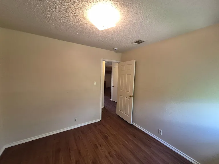5201 Meadowfield #3 — Photo 15