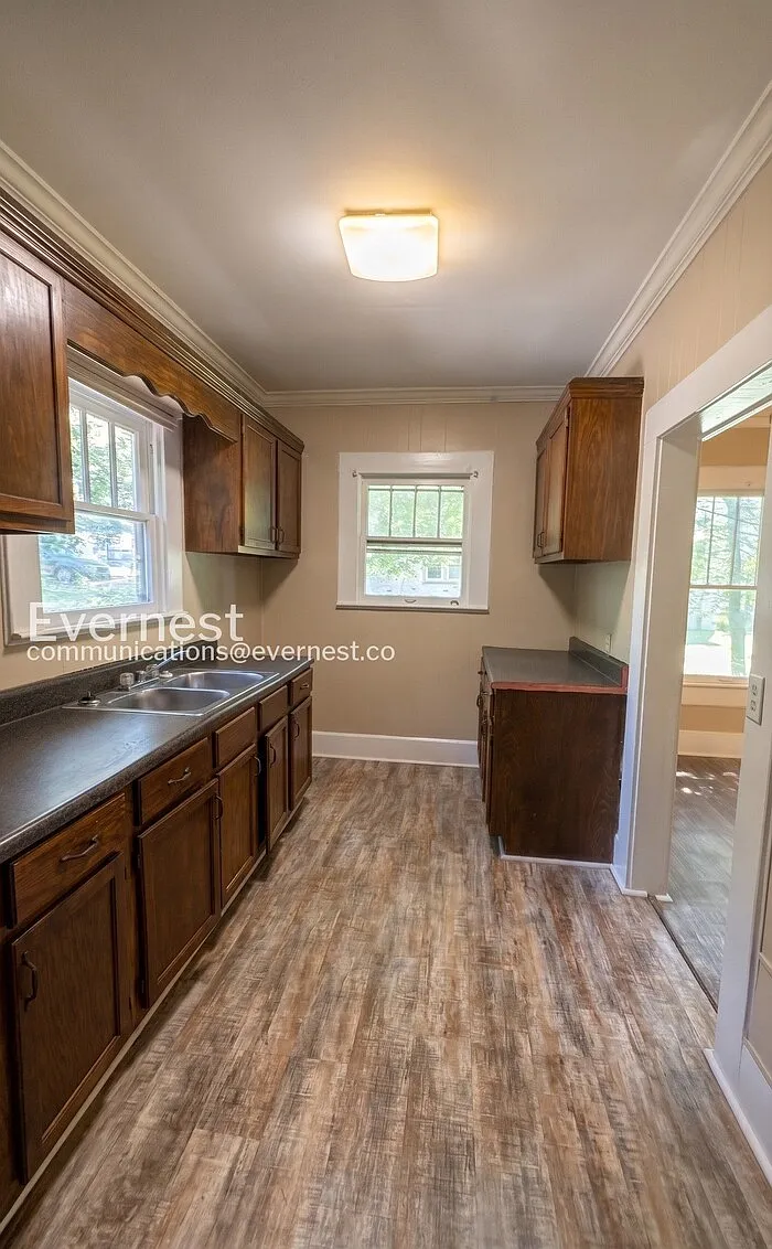 3 bed, 2.0 bath, 1400 sqft, $950 — Photo 3
