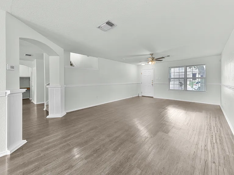 210 Hallie Pass — Photo 6