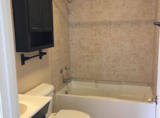 522 College St #A, Portland, TN 37148
