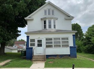 2619 N 2nd St, Clinton, IA 52732
