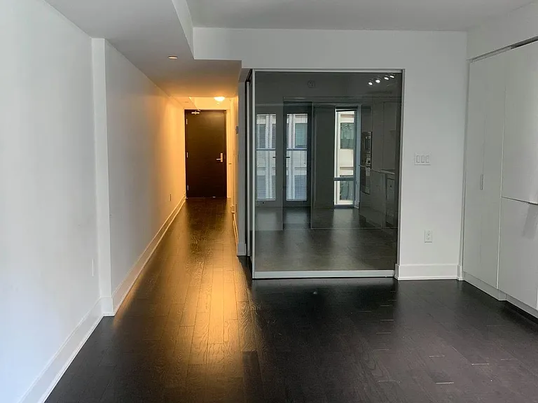 955 Bay St #715 — Photo 7