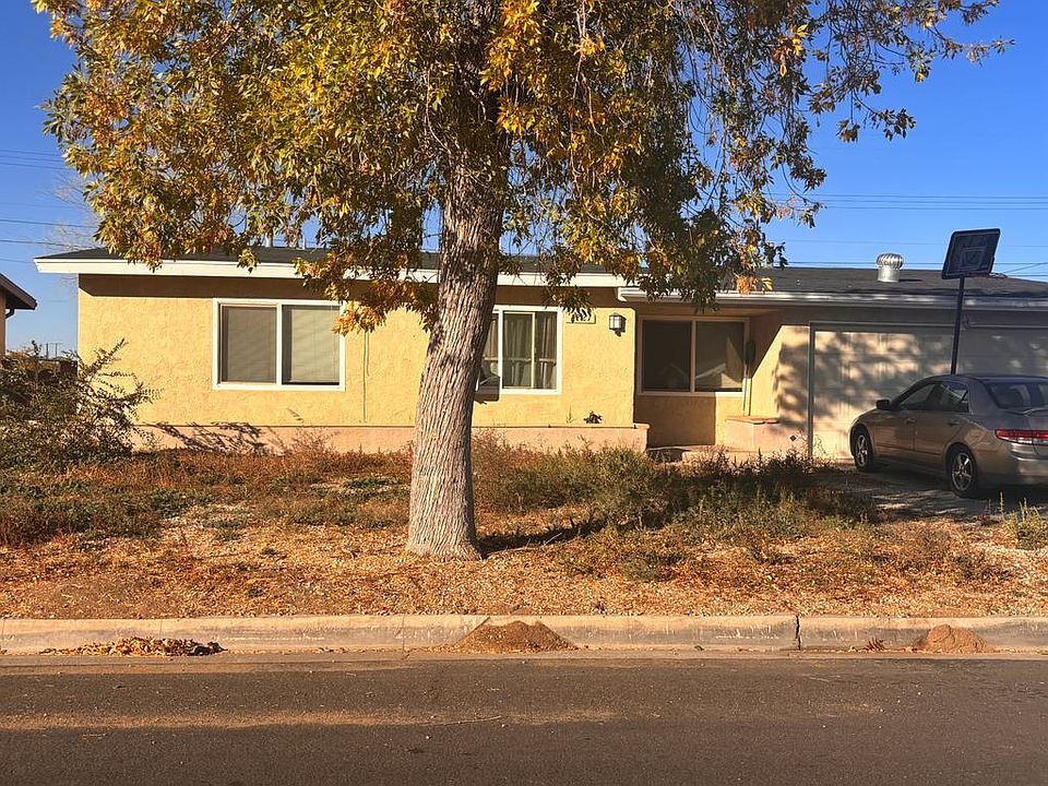 2nd image of 1721 Sweetbrier St