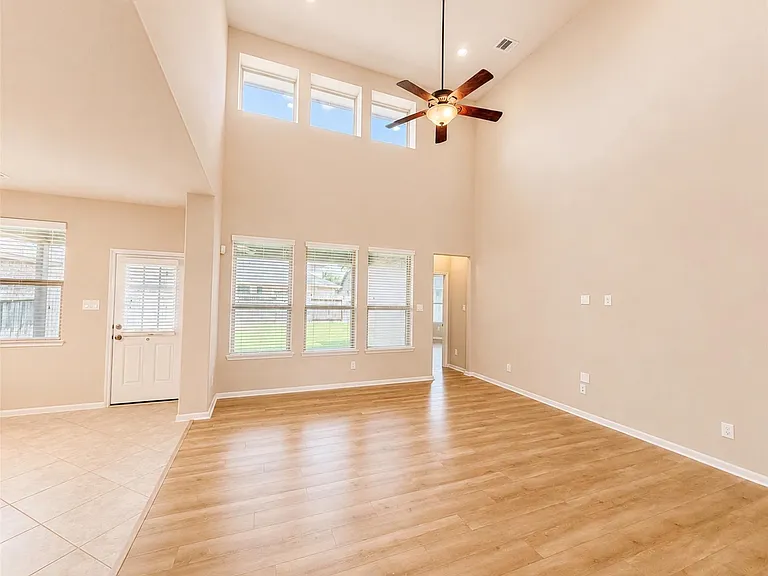 15618 Whisper Woods Dr — Photo 6