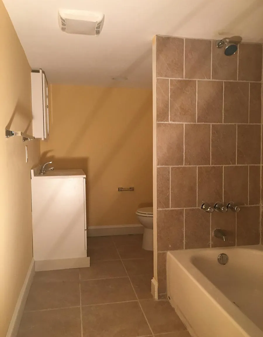 3 bed, 1700 sqft, $2,100 — Photo 4