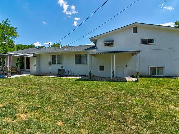 4th image of 3633 Tillbury Ave