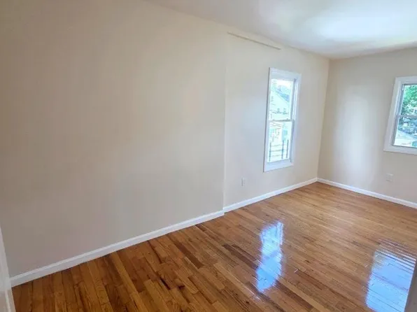1035 Hunterdon St, Newark, NJ