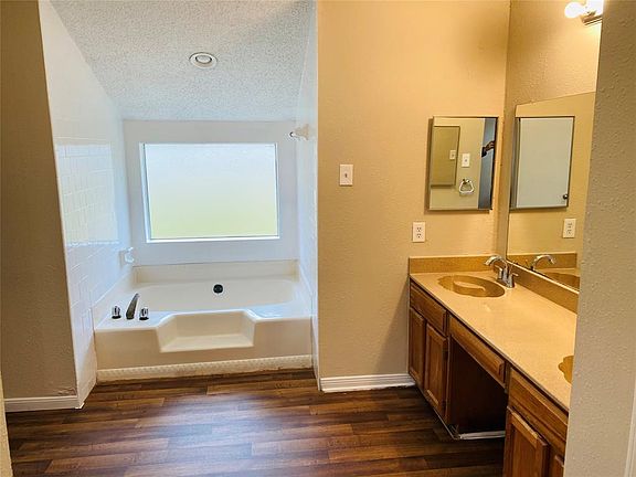 4th image of 4727 Kennedy Heights Blvd