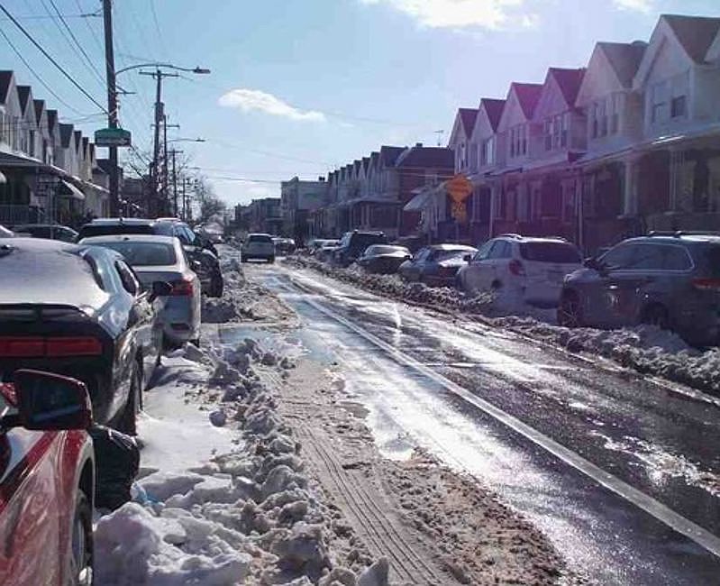 Exterior Neighborhood (street photo)