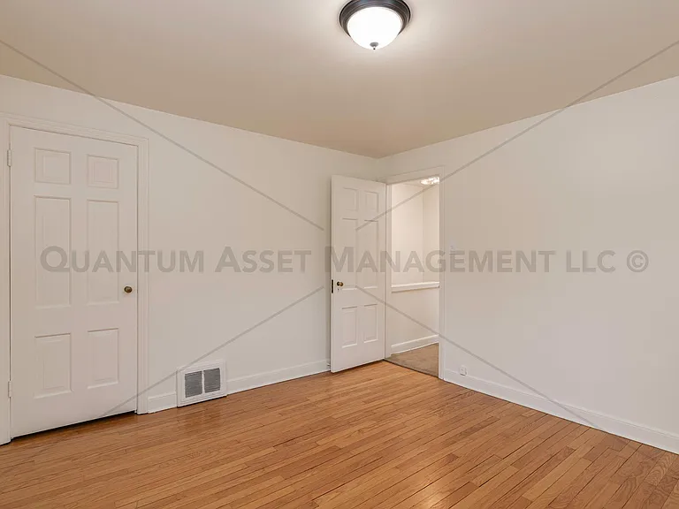 5034 N Bay Ridge Ave — Photo 17