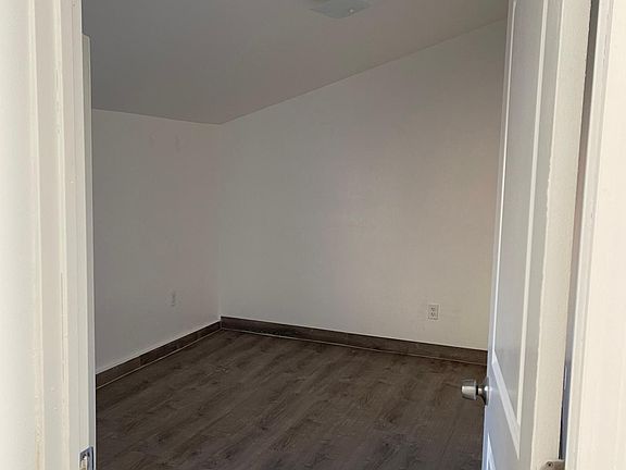 3rd image of 23408 Vanowen St