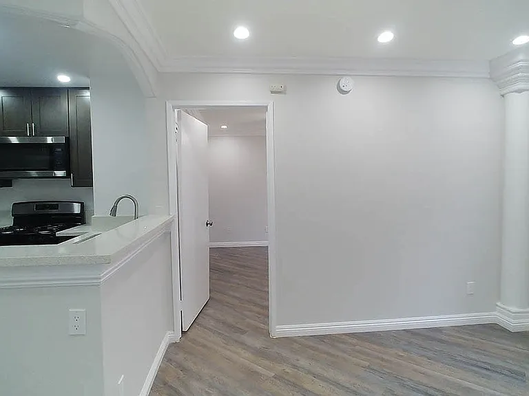 14242 Roscoe Blvd — Photo 54