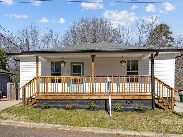 544 Baltimore Dr, Cramerton, NC 28032