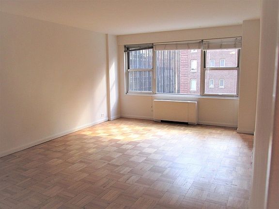3rd image of 77 W 55th St APT 12F