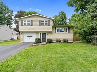 4055 Elmcrest Rd, Liverpool, NY 13090