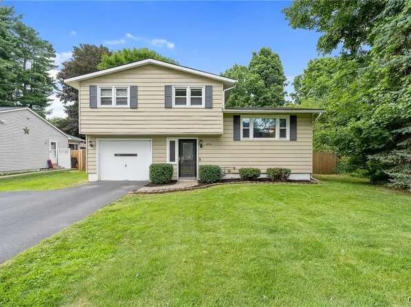 4055 Elmcrest Rd, Liverpool, NY 13090