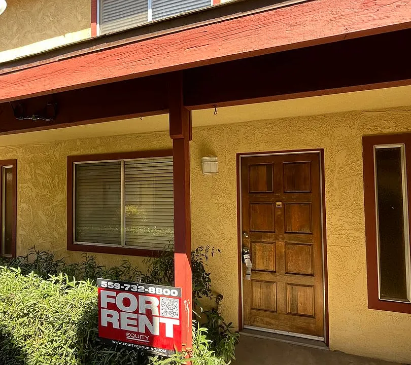 88-102 E Henderson Ave #&-826-852