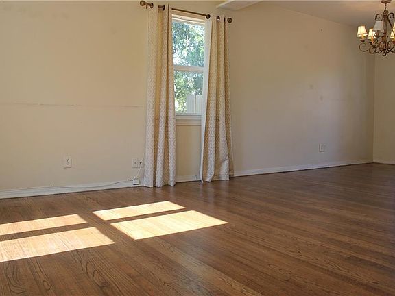 3rd image of 11718 Yeager Dr