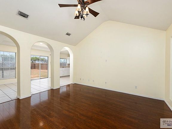 4th image of 606 Chapote Ave