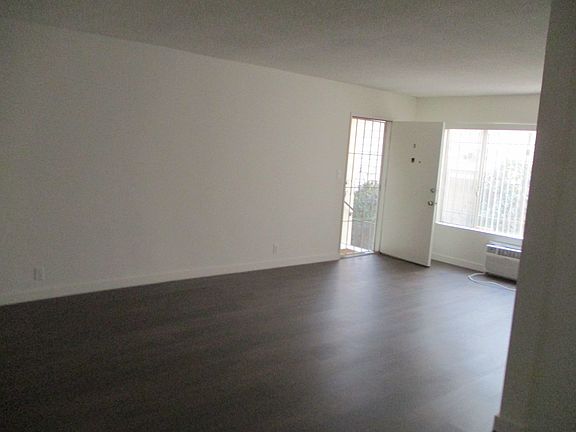3rd image of 1021 N Gardner St APT 3