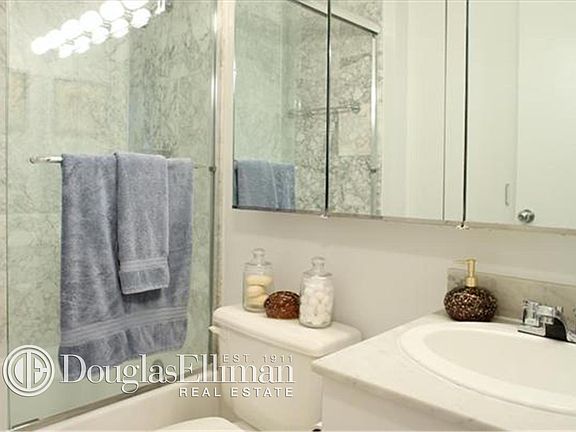 4th image of 420 E 54th St APT 9B