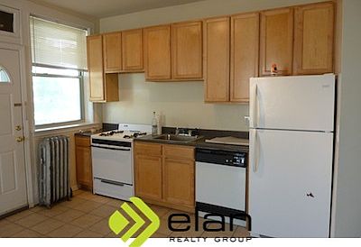 3rd image of 1456 W Birchwood Ave