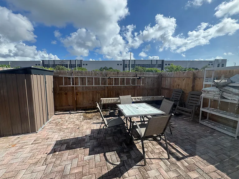 5937 SW 36th Ct #7 — Photo 19