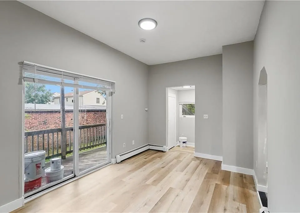 82 Pond St #3